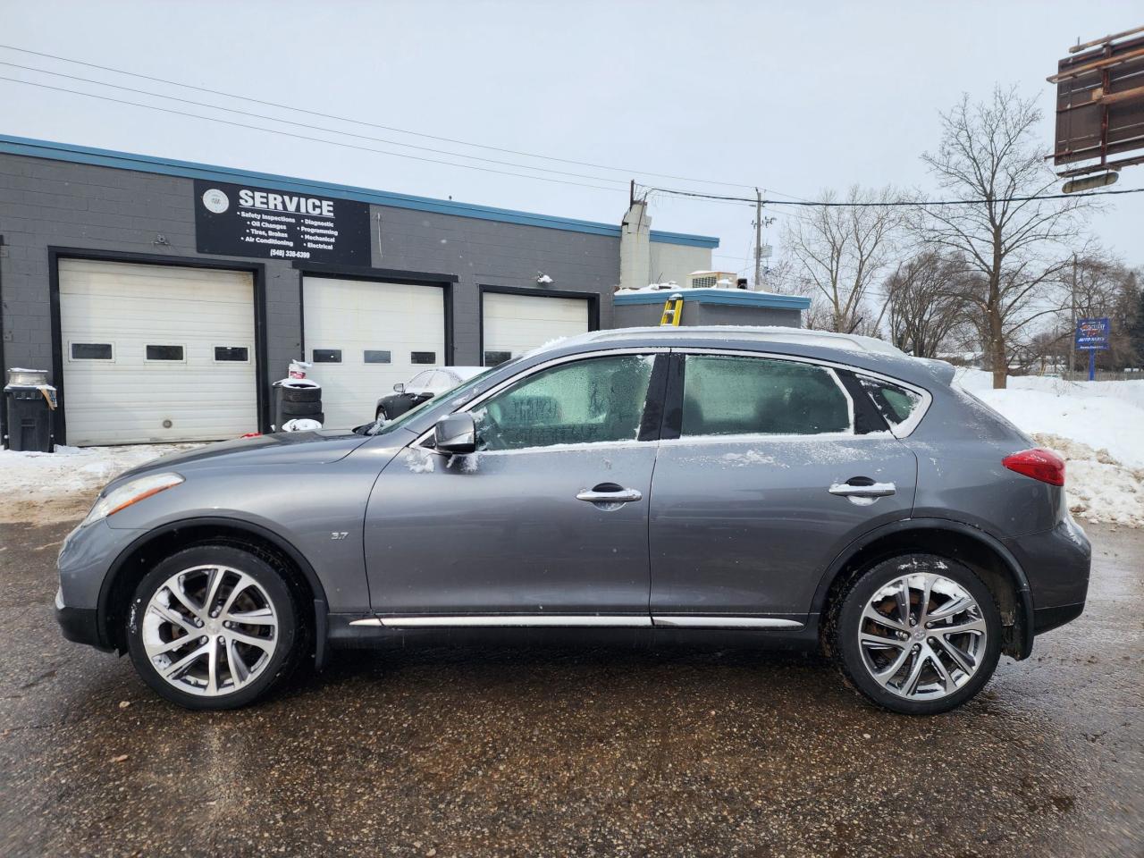 2016 Infiniti QX50 PREMIUM l Full Service Records l AWD l Heated Seat