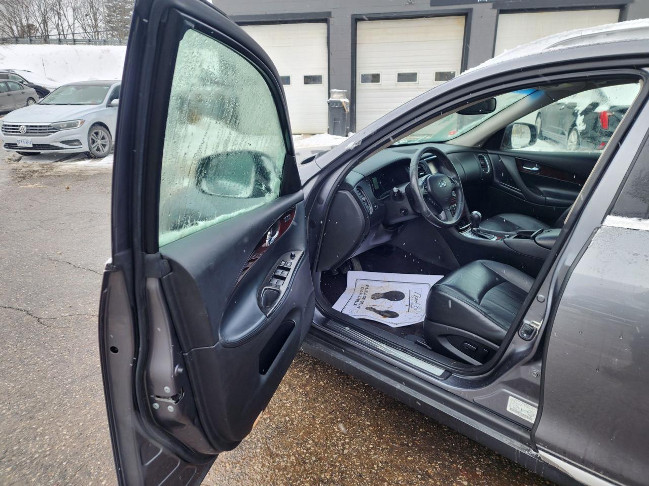 2016 Infiniti QX50 PREMIUM l Full Service Records l AWD l Heated Seat