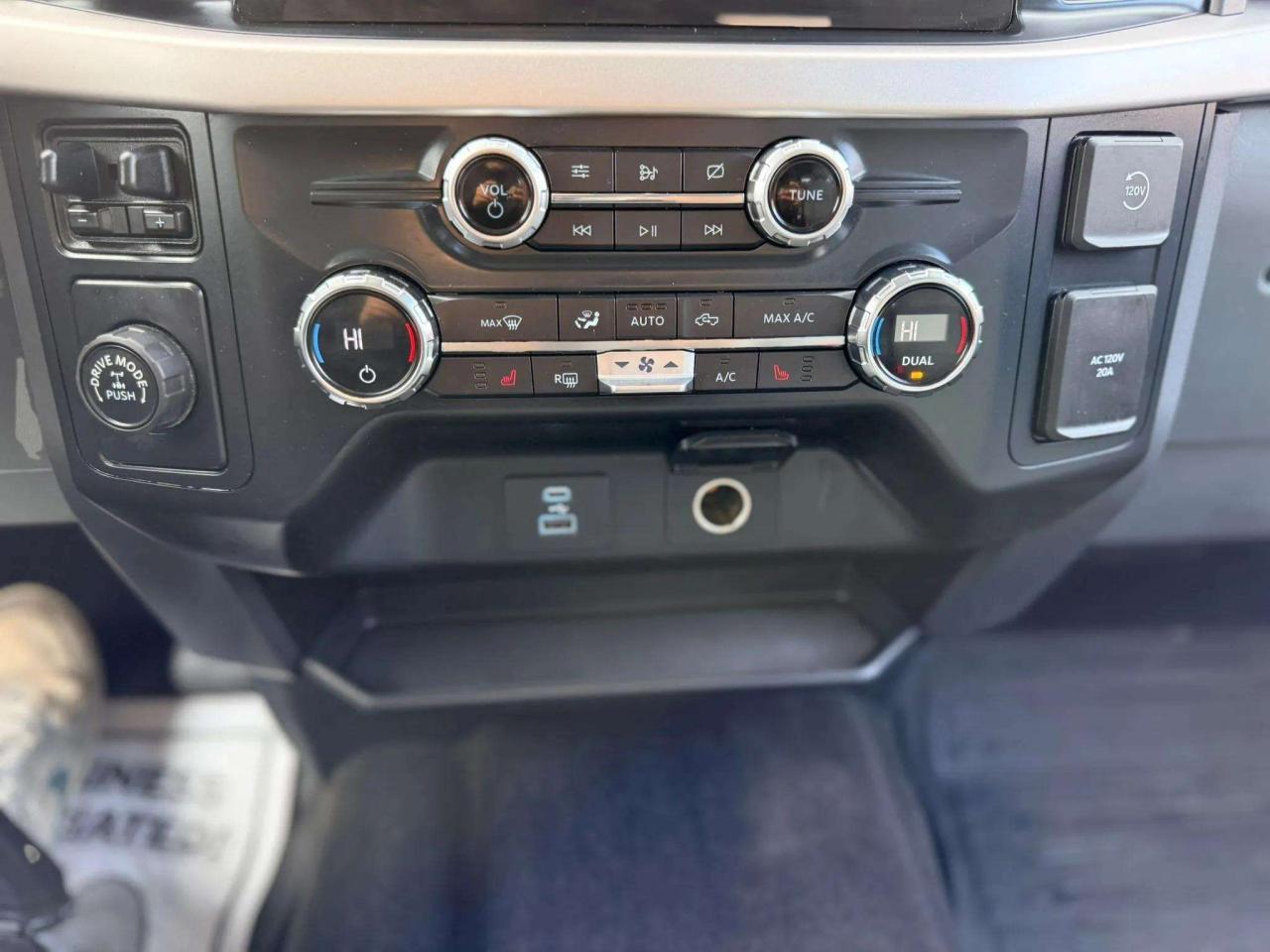 2021 Ford F-150 XLT Photo