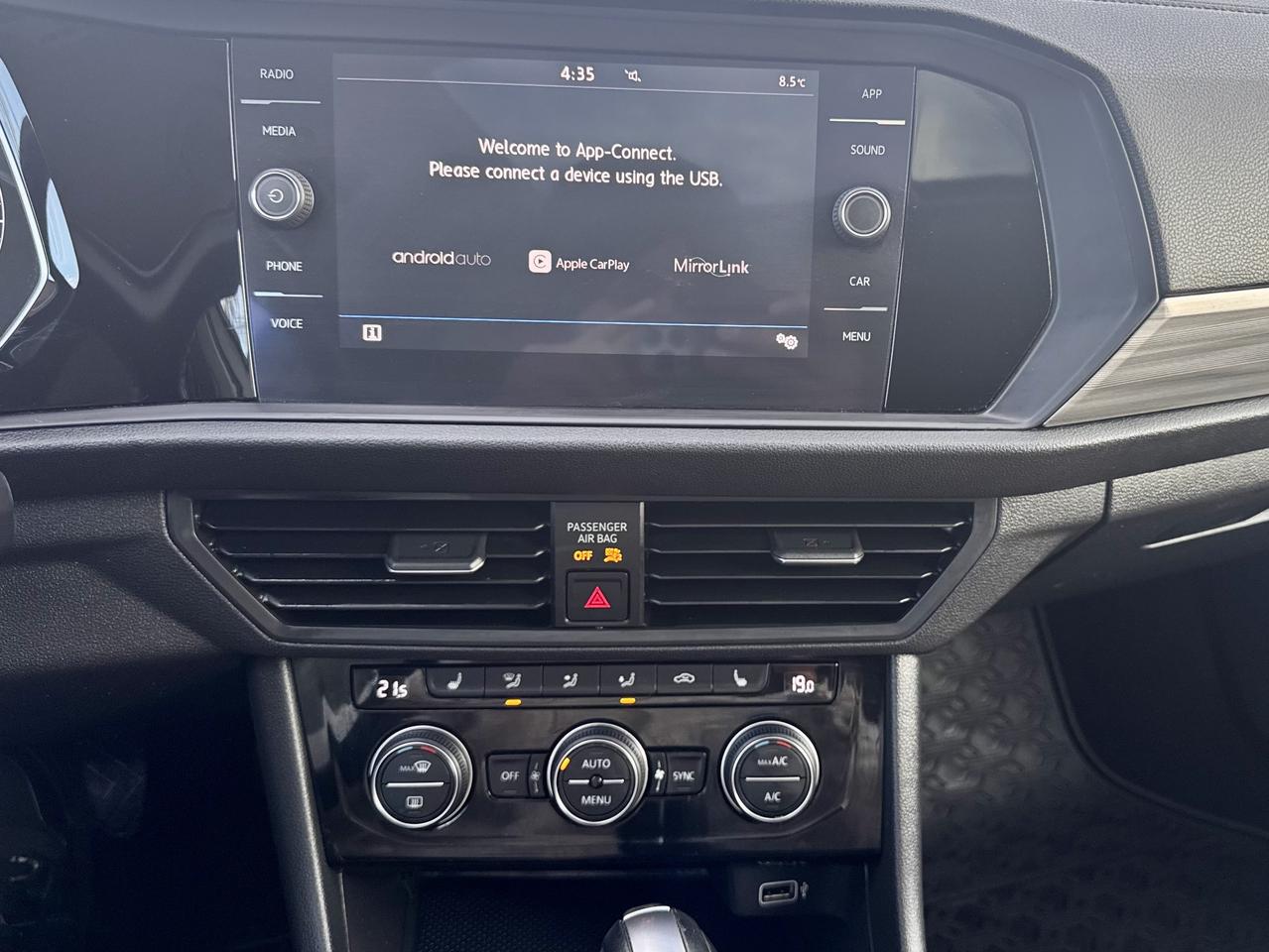 2019 Volkswagen Jetta FINANCING AVAILABLE Photo13