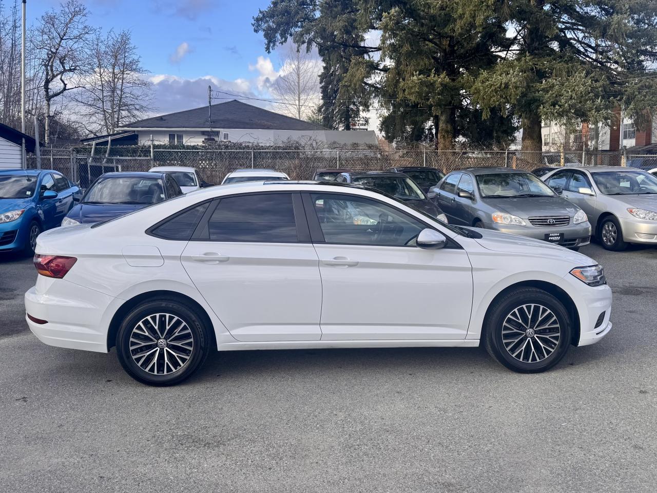 2019 Volkswagen Jetta FINANCING AVAILABLE Photo4