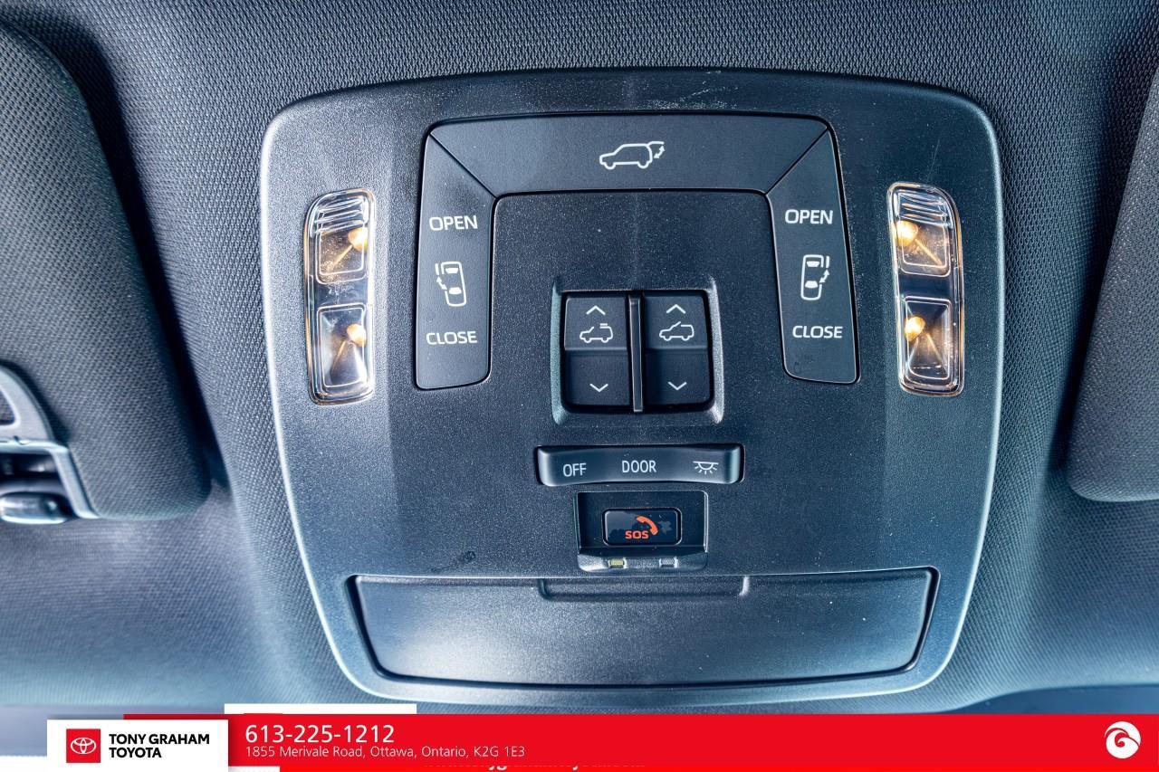 2025 Toyota Sienna XSE 7-Passenger Photo