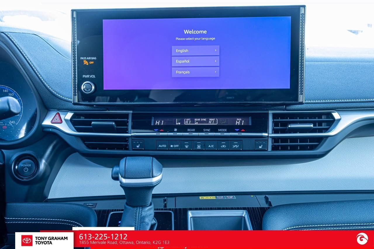 2025 Toyota Sienna XSE 7-Passenger Photo