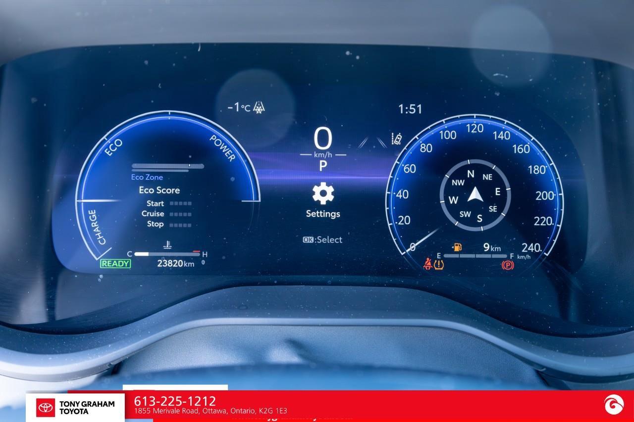 2025 Toyota Sienna XSE 7-Passenger Photo