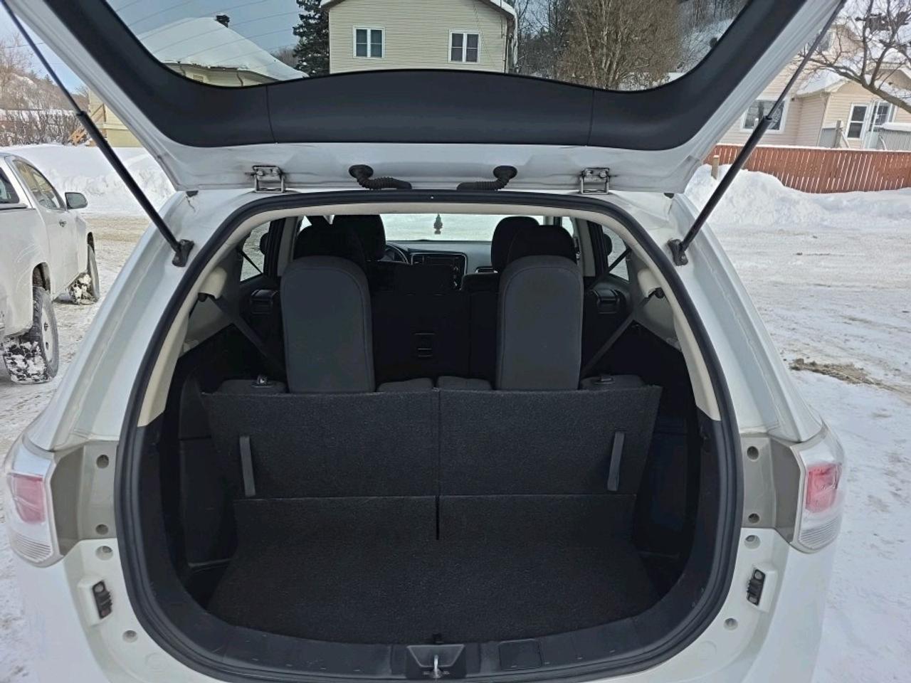 2014 Mitsubishi Outlander SE  AWC Photo