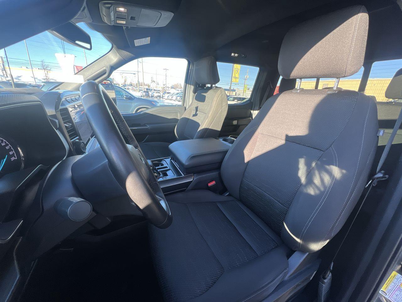 2023 Ford F-150 XLT 4X4, HEATED SEATS, SIRIUS XM, NAV, BACK UP CAM, POWER LIFTGATE!! Photo