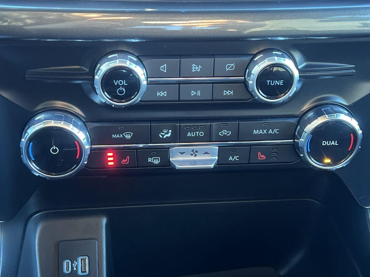 2023 Ford F-150 XLT 4X4, HEATED SEATS, SIRIUS XM, NAV, BACK UP CAM, POWER LIFTGATE!! Photo