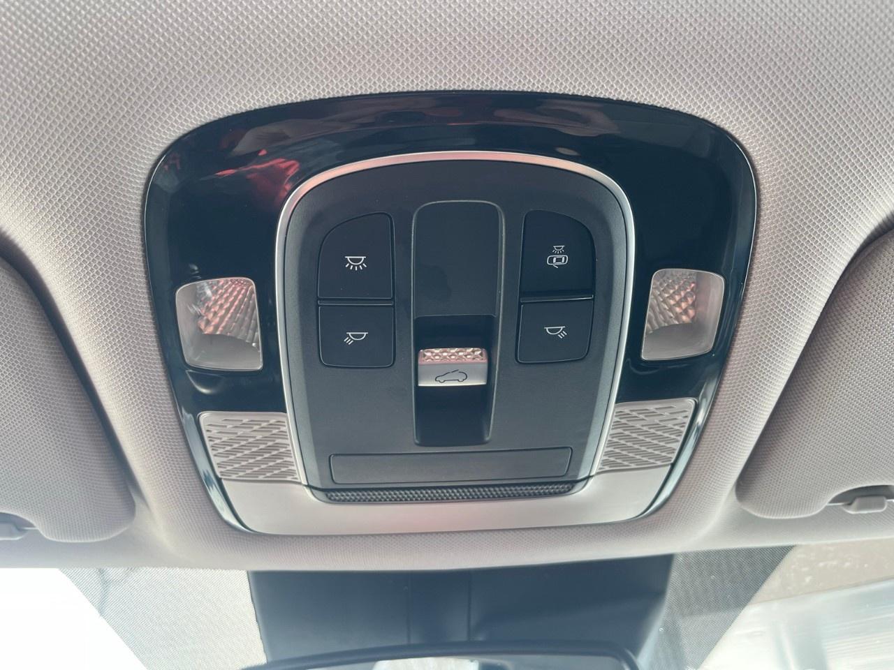 2022 Hyundai PALISADE Preferred 8-Passenger AWD Photo