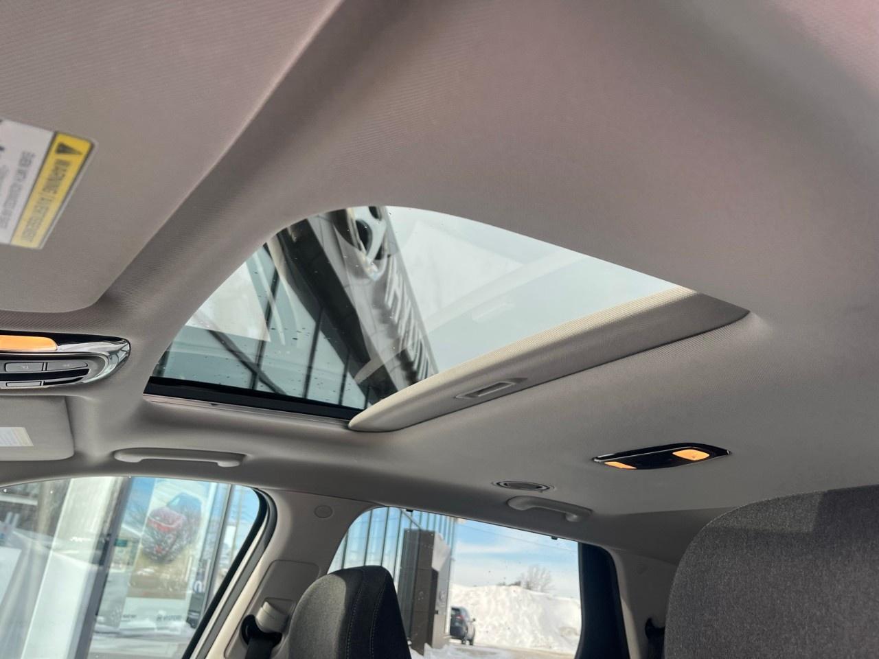 2022 Hyundai PALISADE Preferred 8-Passenger AWD Photo