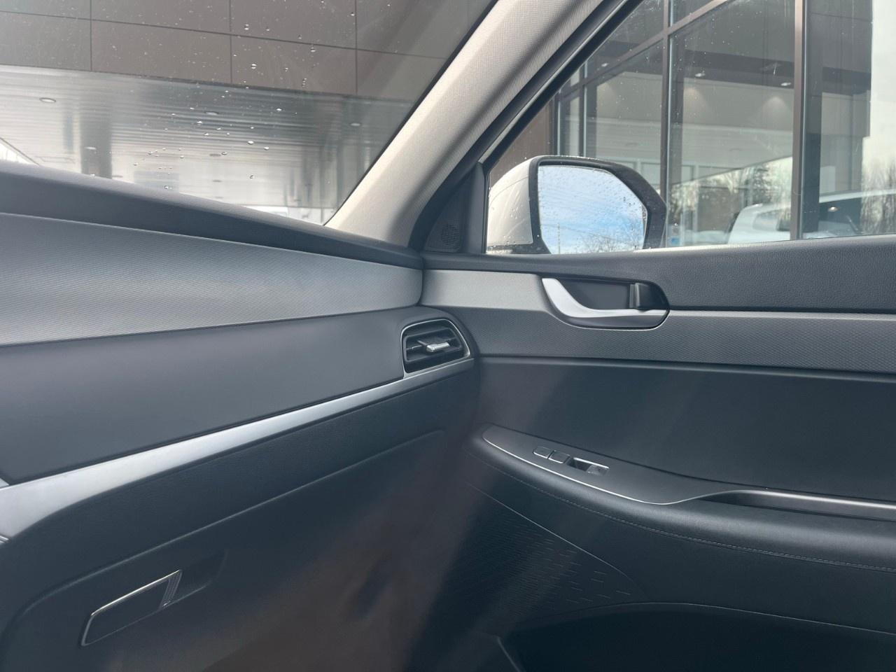 2022 Hyundai PALISADE Preferred 8-Passenger AWD Photo