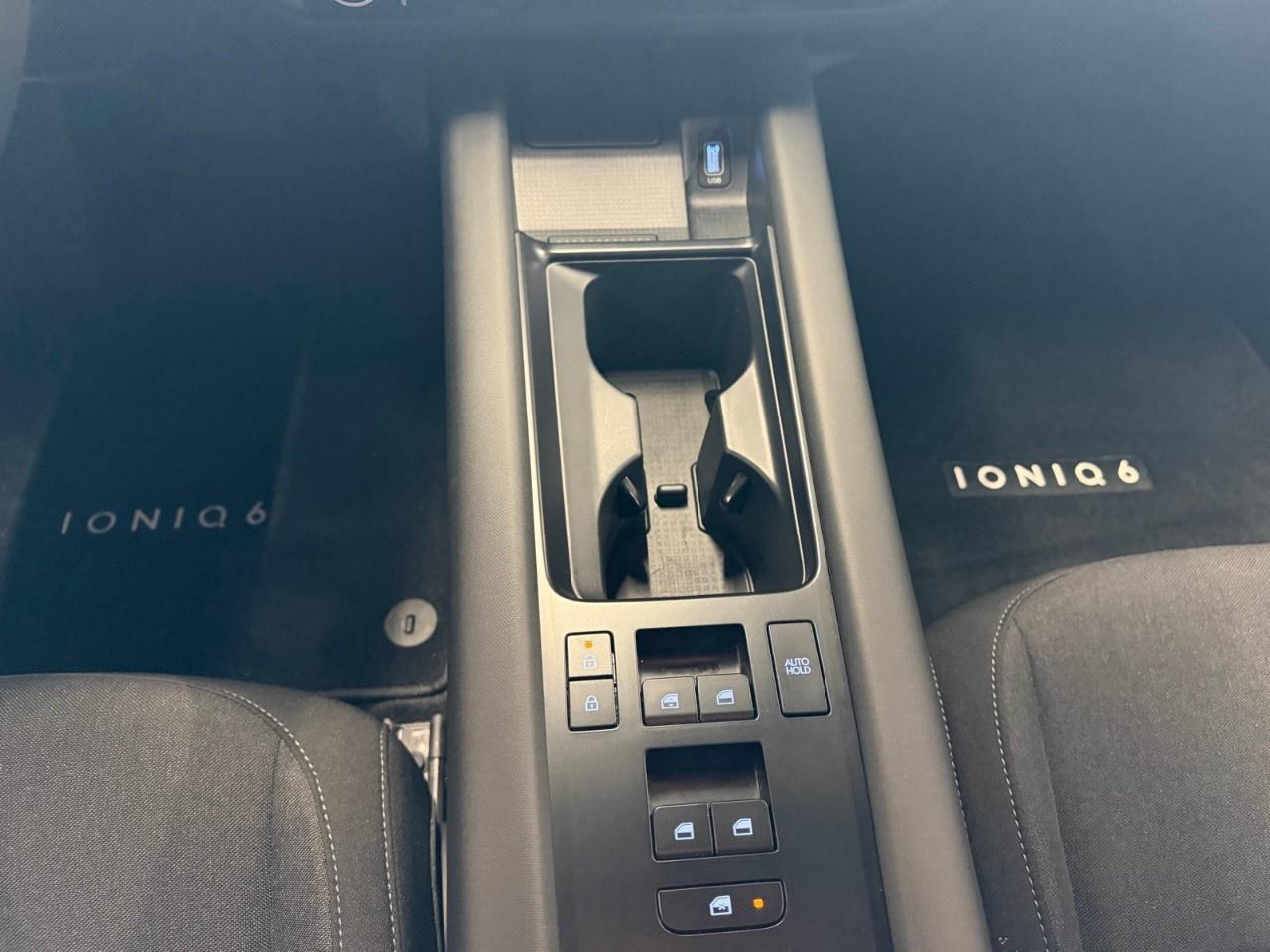 2025 Hyundai IONIQ 6 Preferred Photo