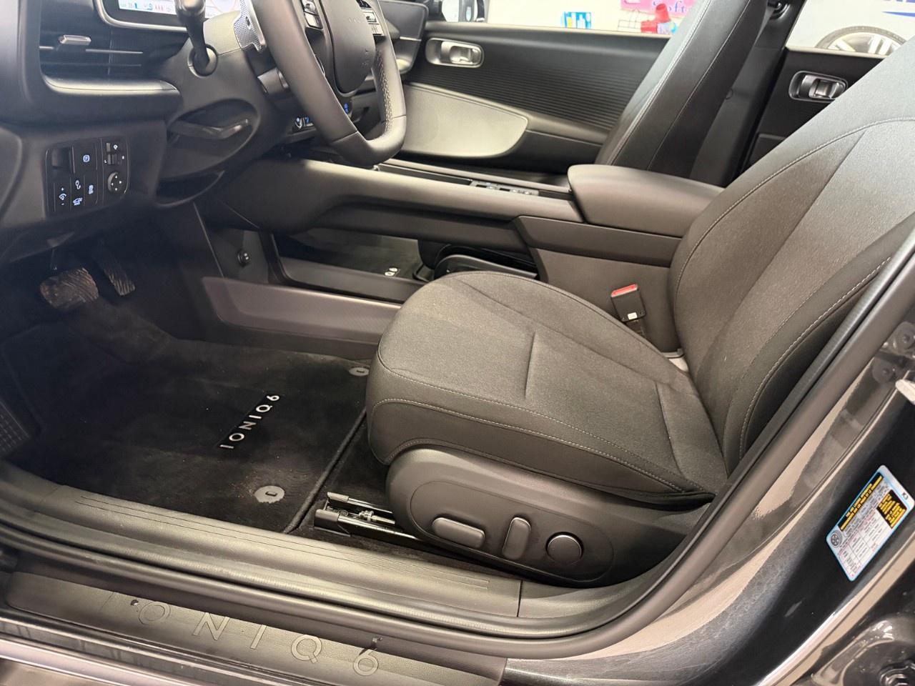 2025 Hyundai IONIQ 6 Preferred Photo