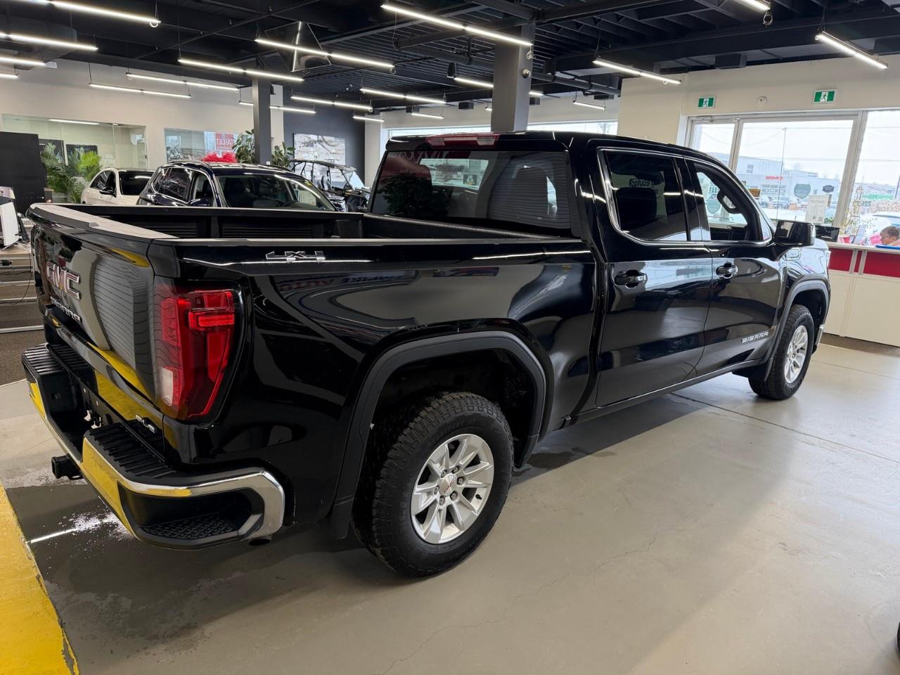 2024 GMC Sierra SLE Photo