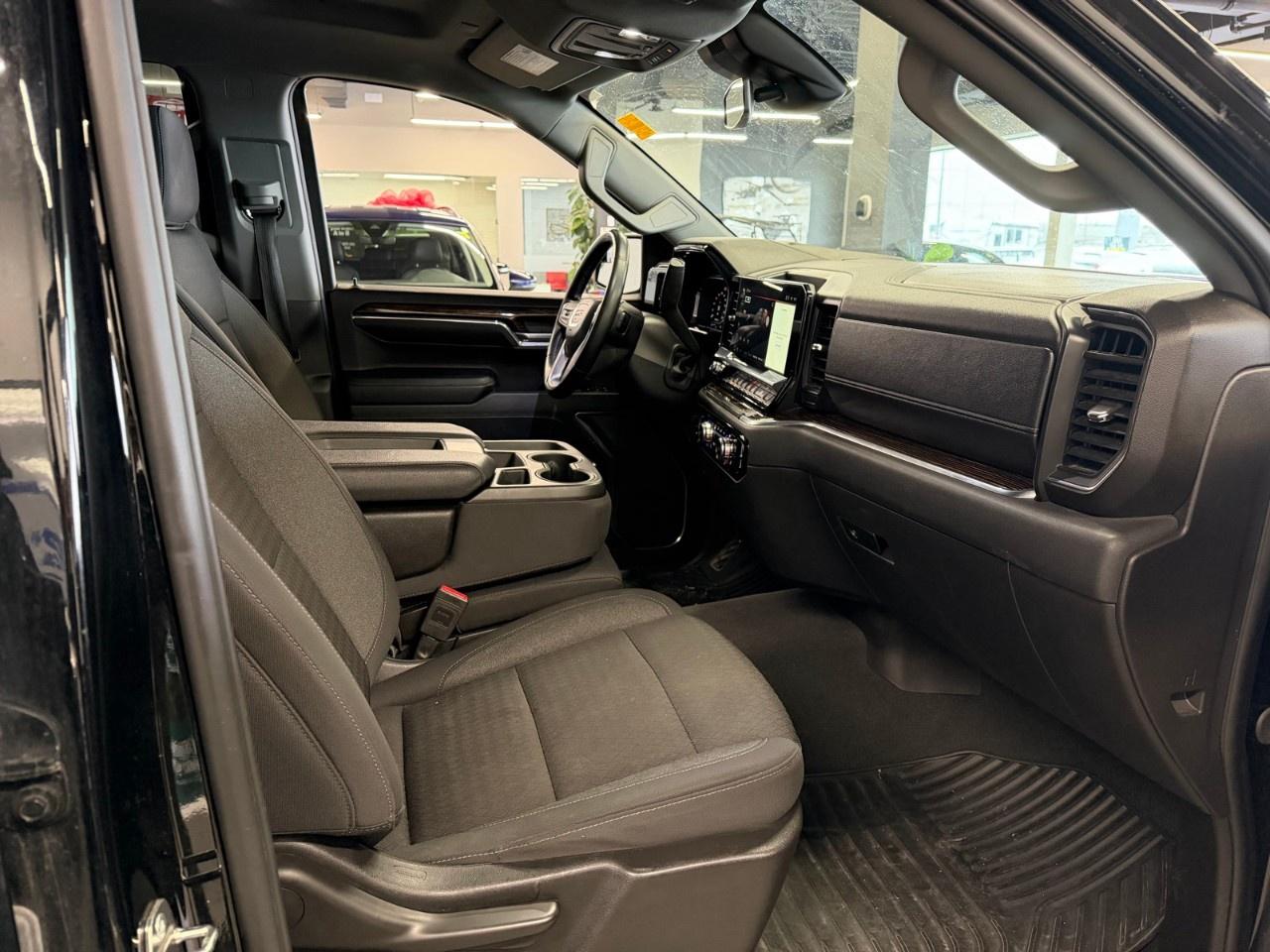 2024 GMC Sierra SLE Photo