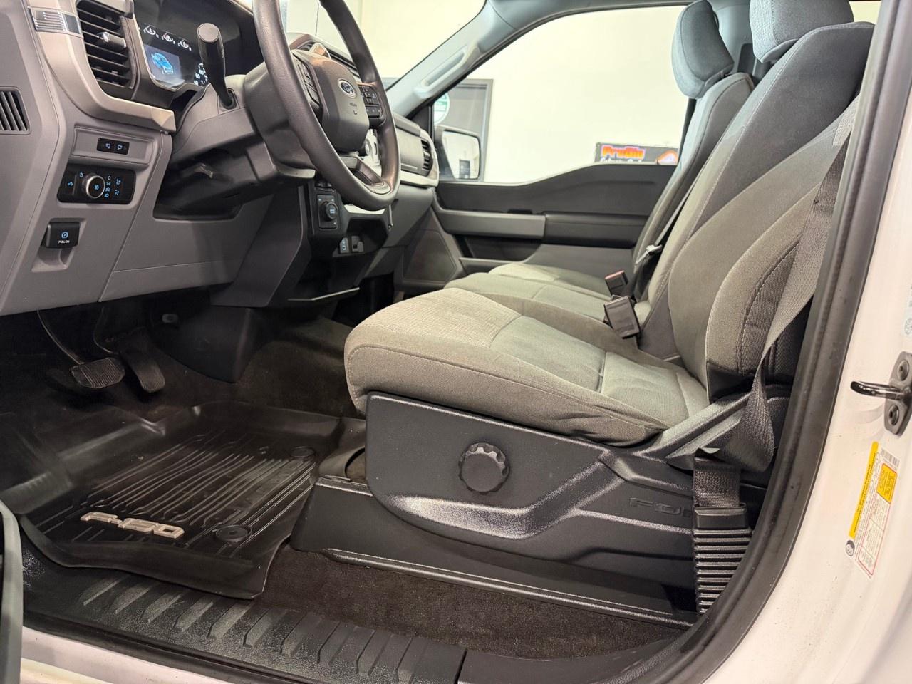 2023 Ford F-150 XLT Photo