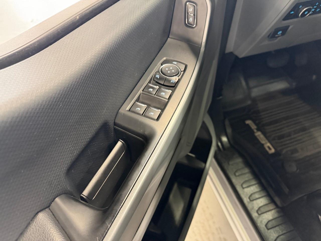 2023 Ford F-150 XLT Photo