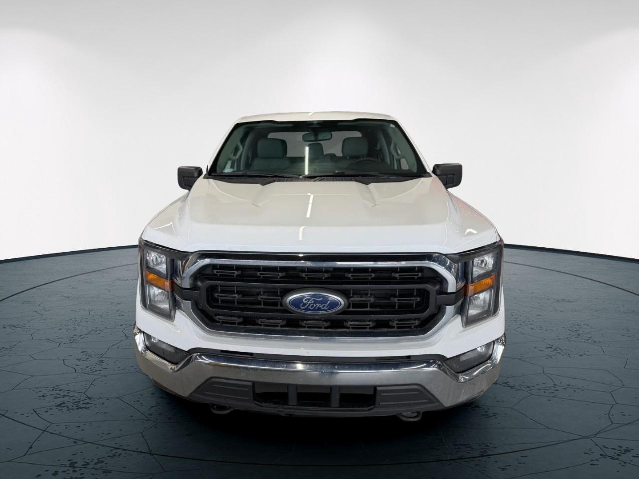 2023 Ford F-150 XLT Photo3