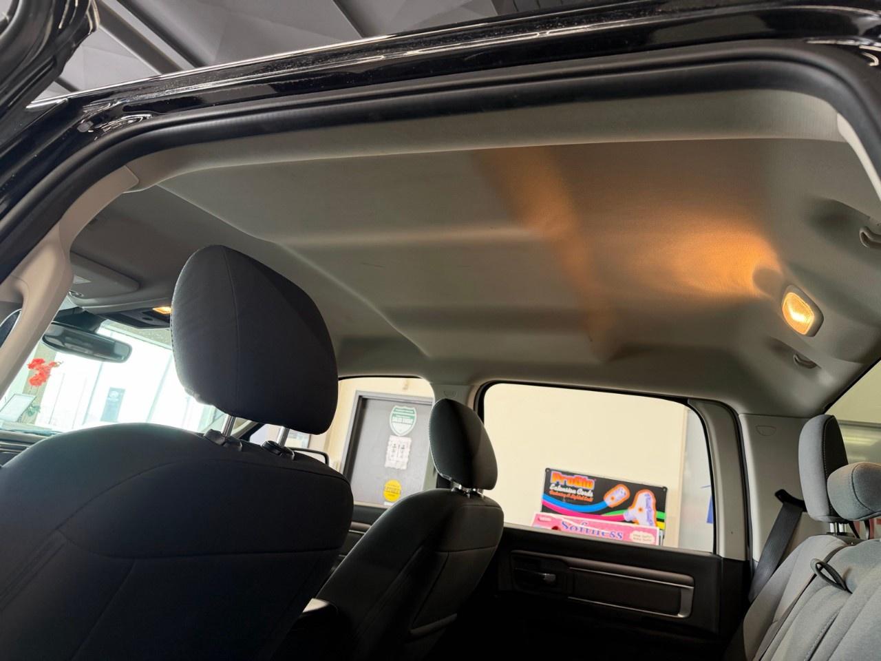 2023 RAM 1500 Classic Crew cab Photo