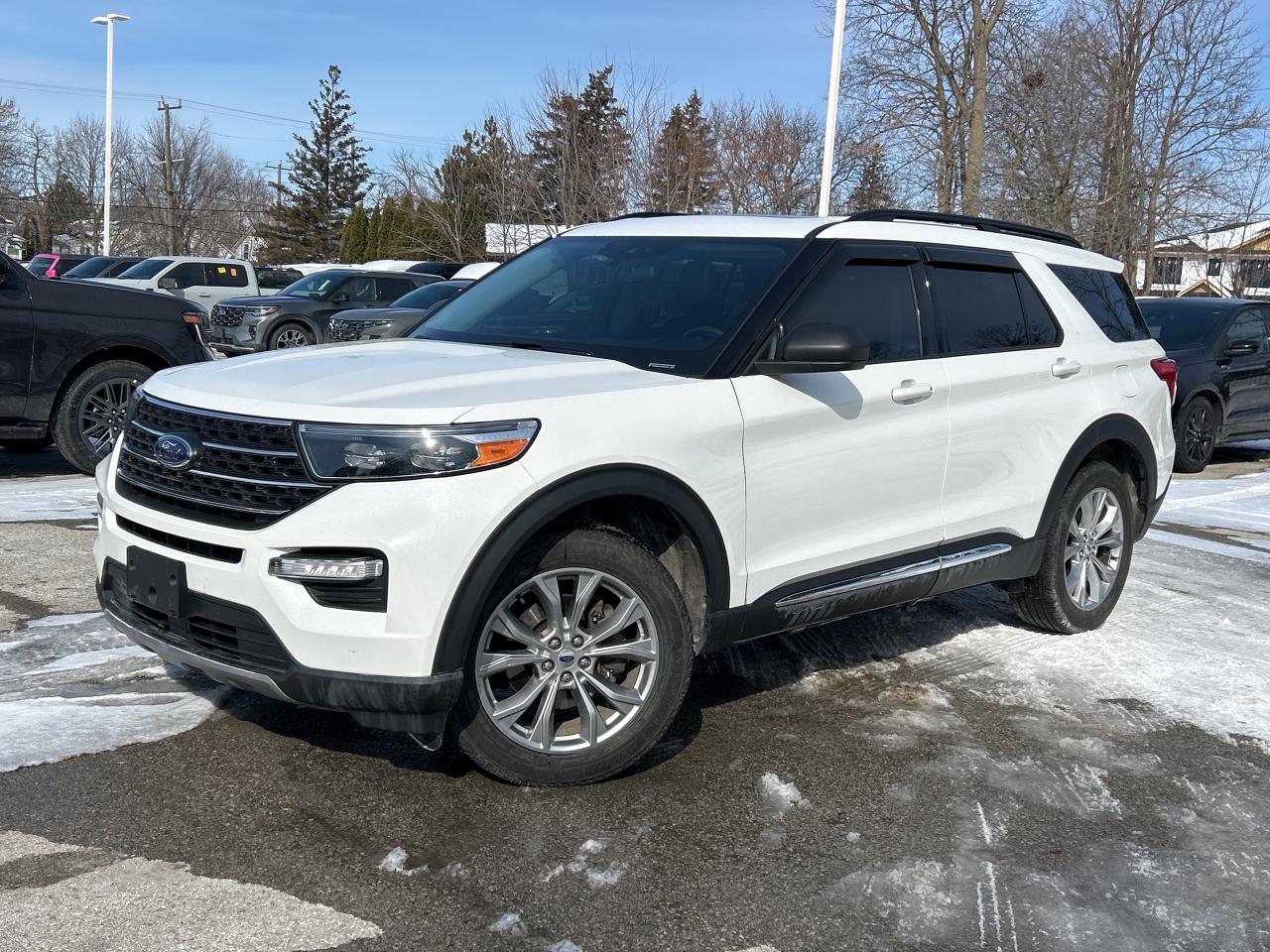2023 Ford Explorer XLT 4WD Photo0