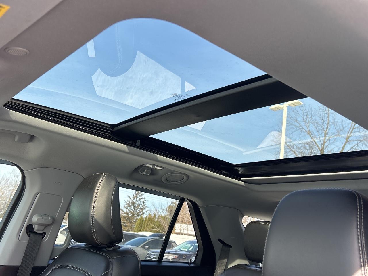 2023 Ford Explorer XLT 4WD Photo