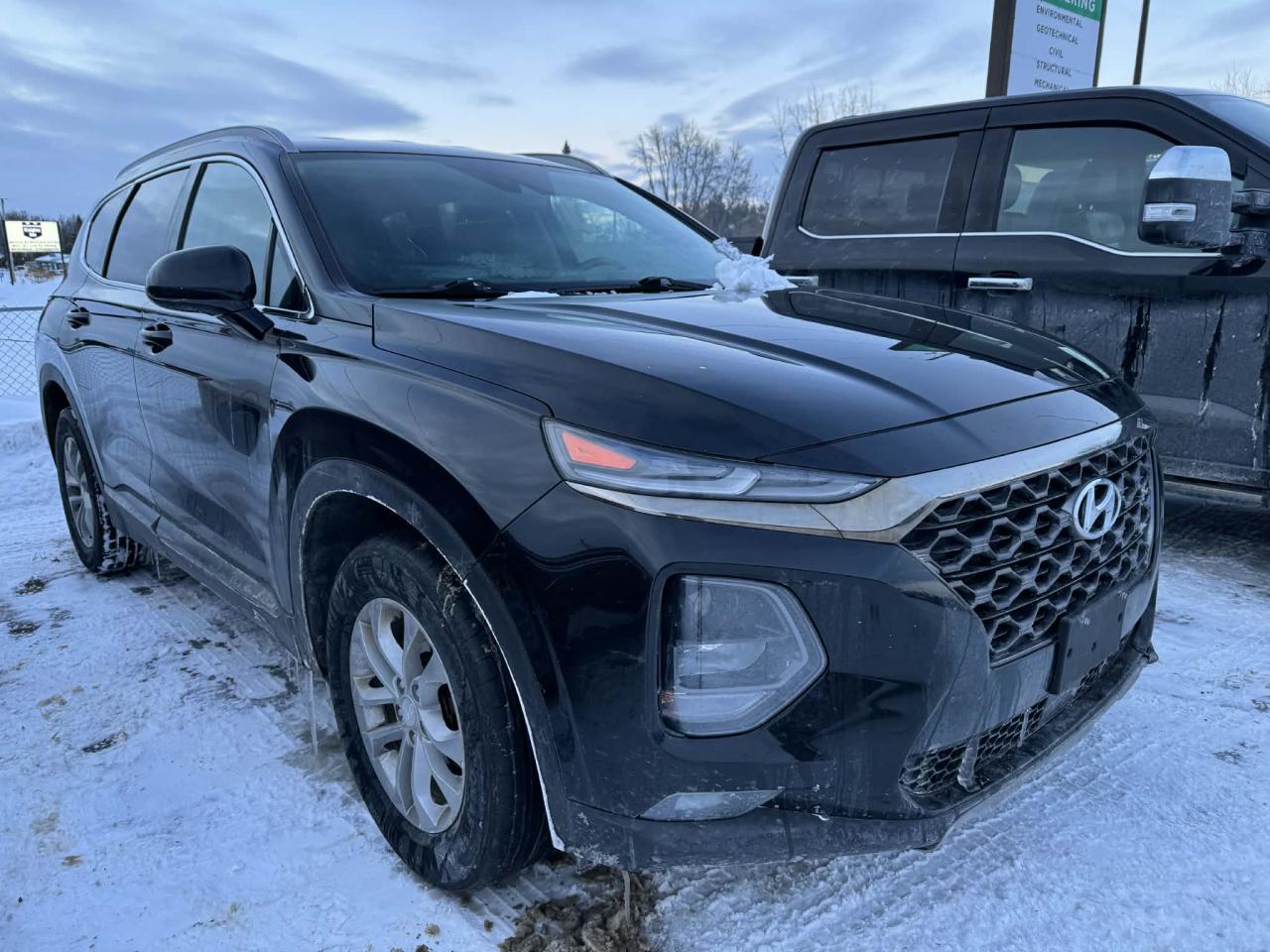 2019 Hyundai Santa Fe ESSENTIAL Photo5