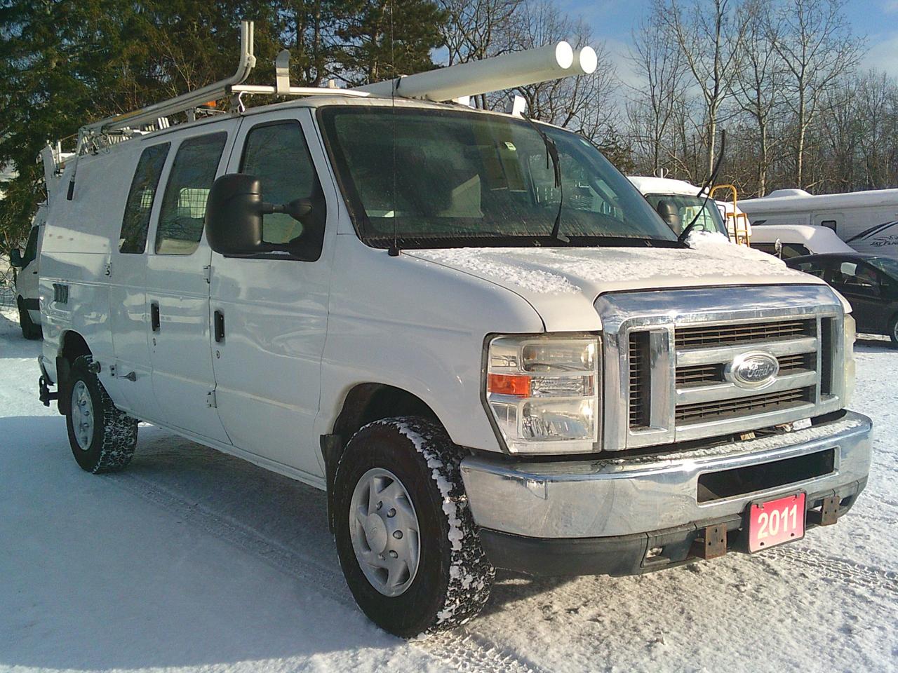 2011 Ford Econoline E-350 Super Duty Commercial Photo2