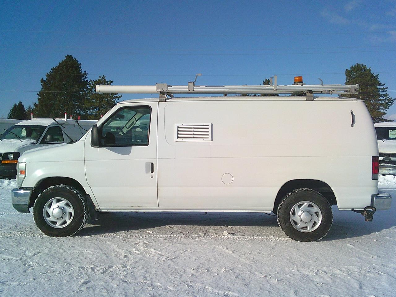 2011 Ford Econoline E-350 Super Duty Commercial Photo
