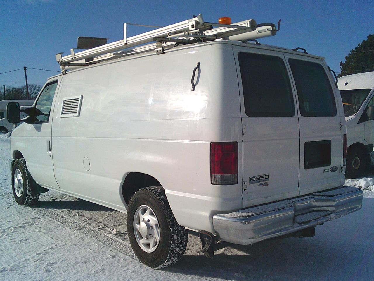 2011 Ford Econoline E-350 Super Duty Commercial Photo