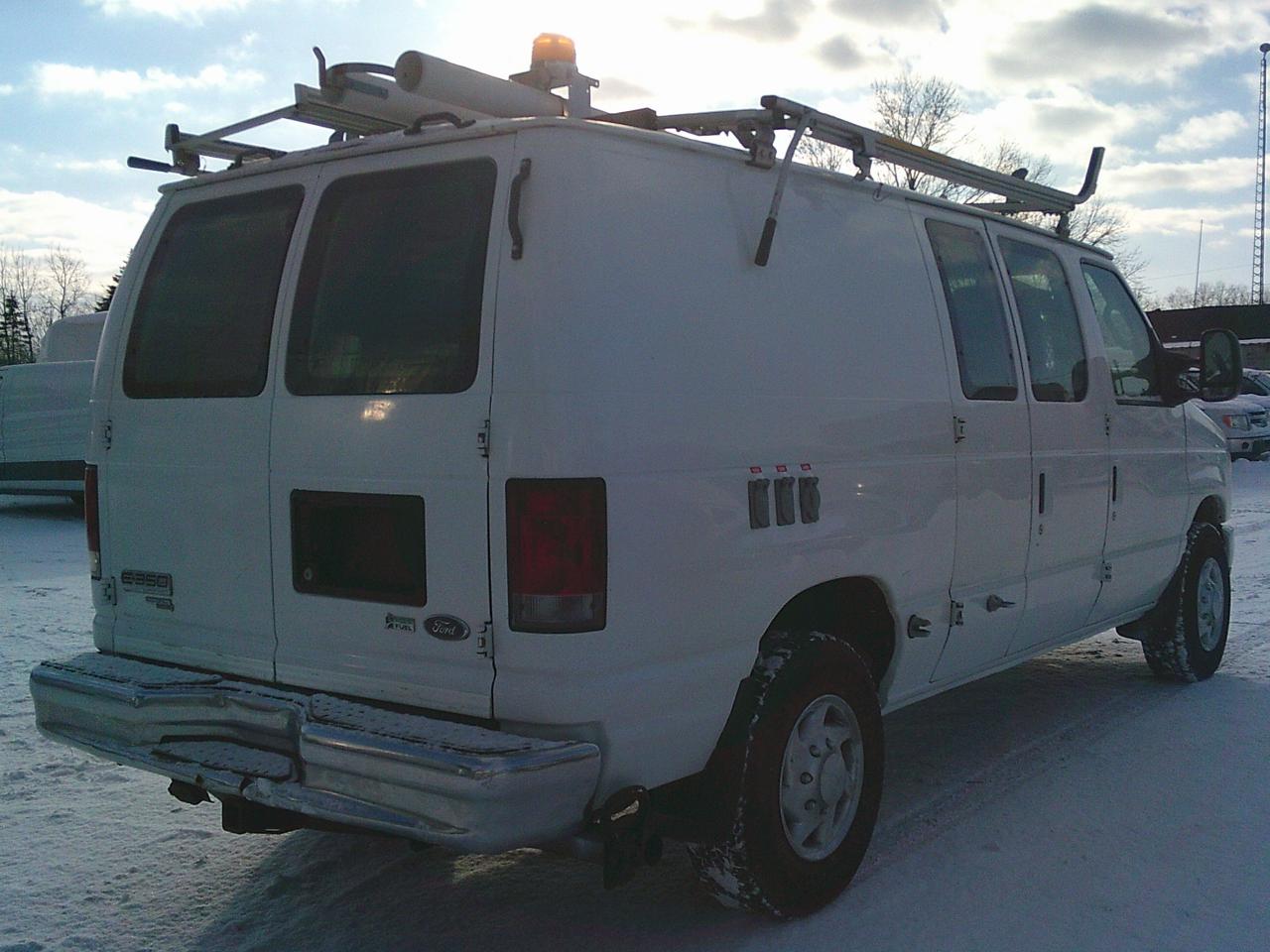 2011 Ford Econoline E-350 Super Duty Commercial Photo