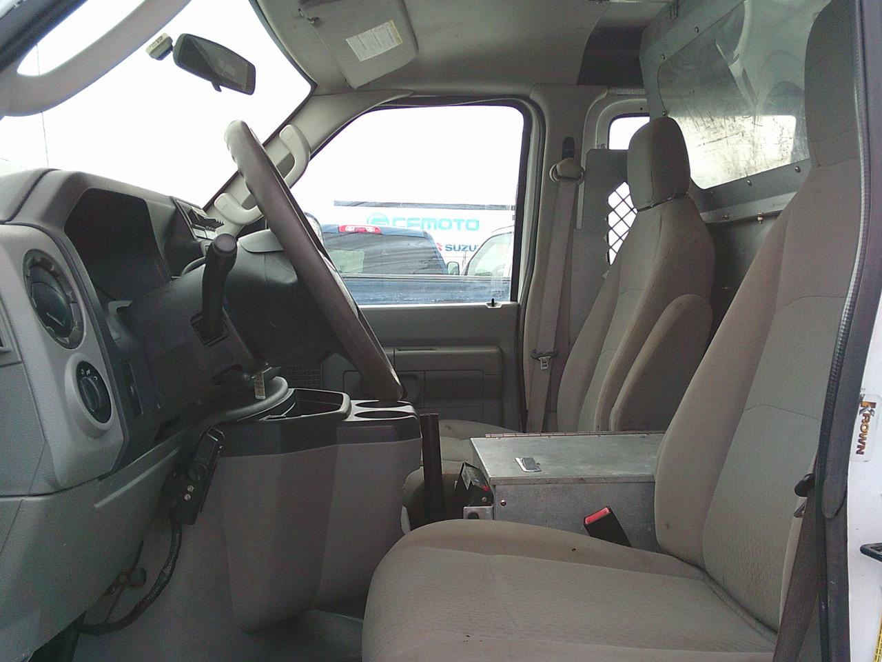 2011 Ford Econoline E-350 Super Duty Commercial Photo