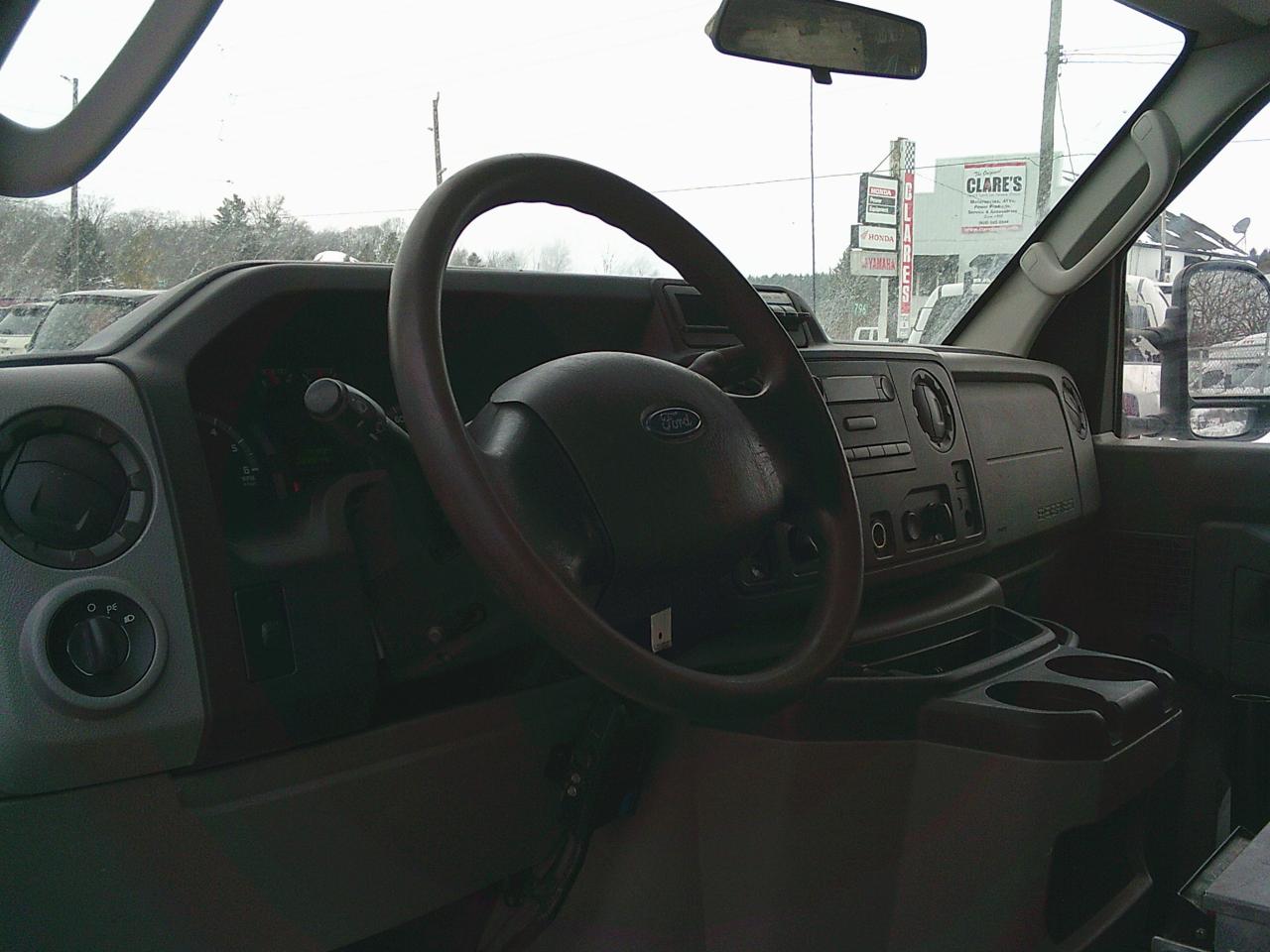 2011 Ford Econoline E-350 Super Duty Commercial Photo