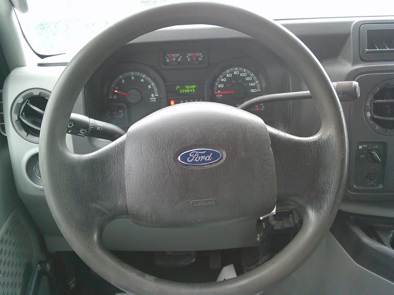 2011 Ford Econoline E-350 Super Duty Commercial Photo