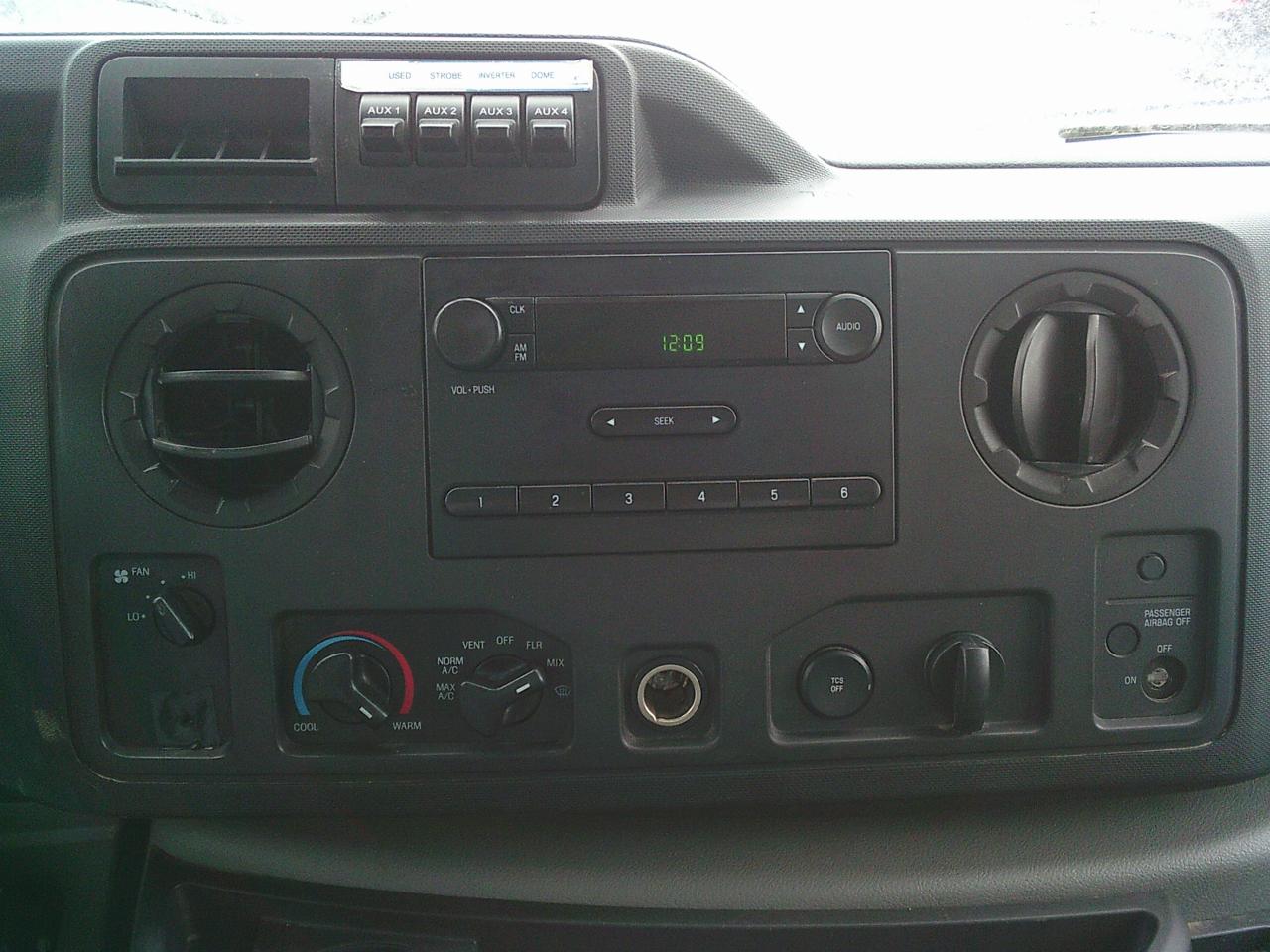 2011 Ford Econoline E-350 Super Duty Commercial Photo