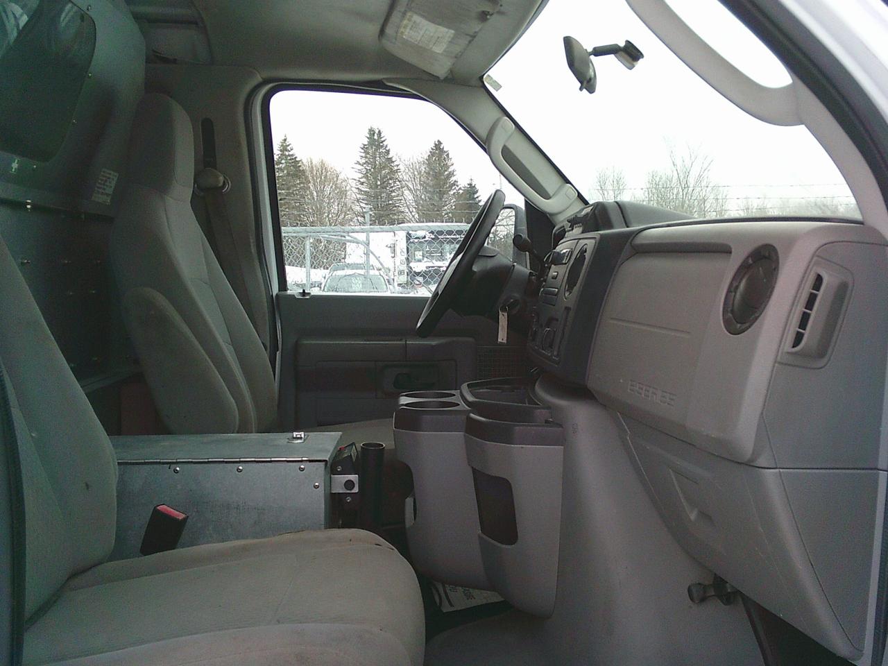 2011 Ford Econoline E-350 Super Duty Commercial Photo