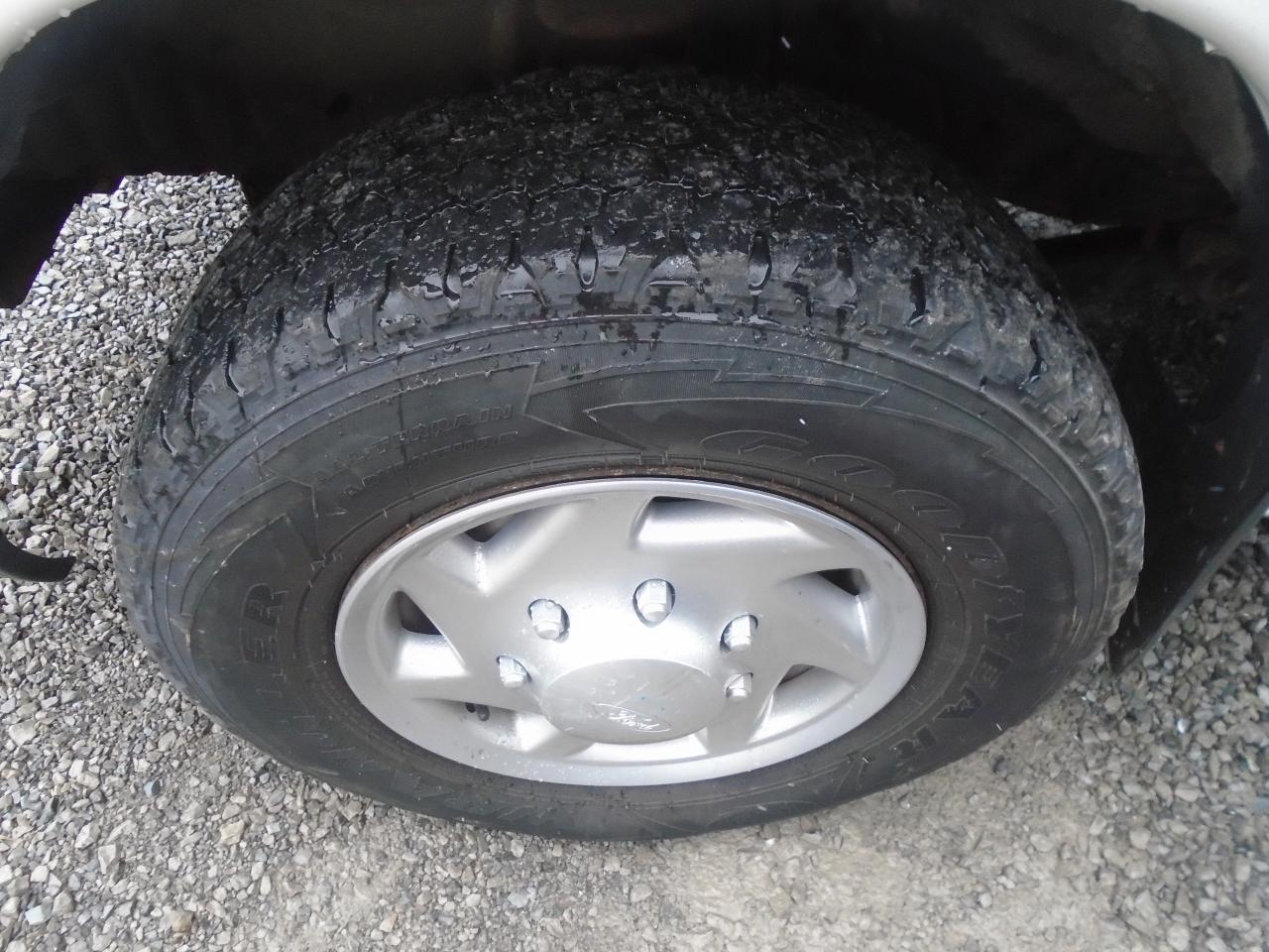 2011 Ford Econoline E-350 Super Duty Commercial Photo