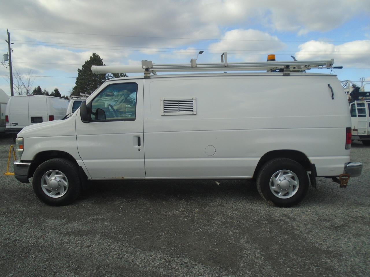 2011 Ford Econoline E-350 Super Duty Commercial Photo