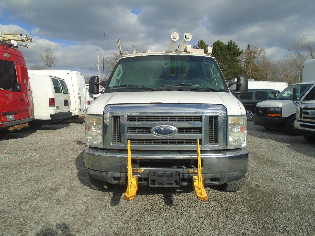 2011 Ford Econoline E-350 Super Duty Commercial Photo