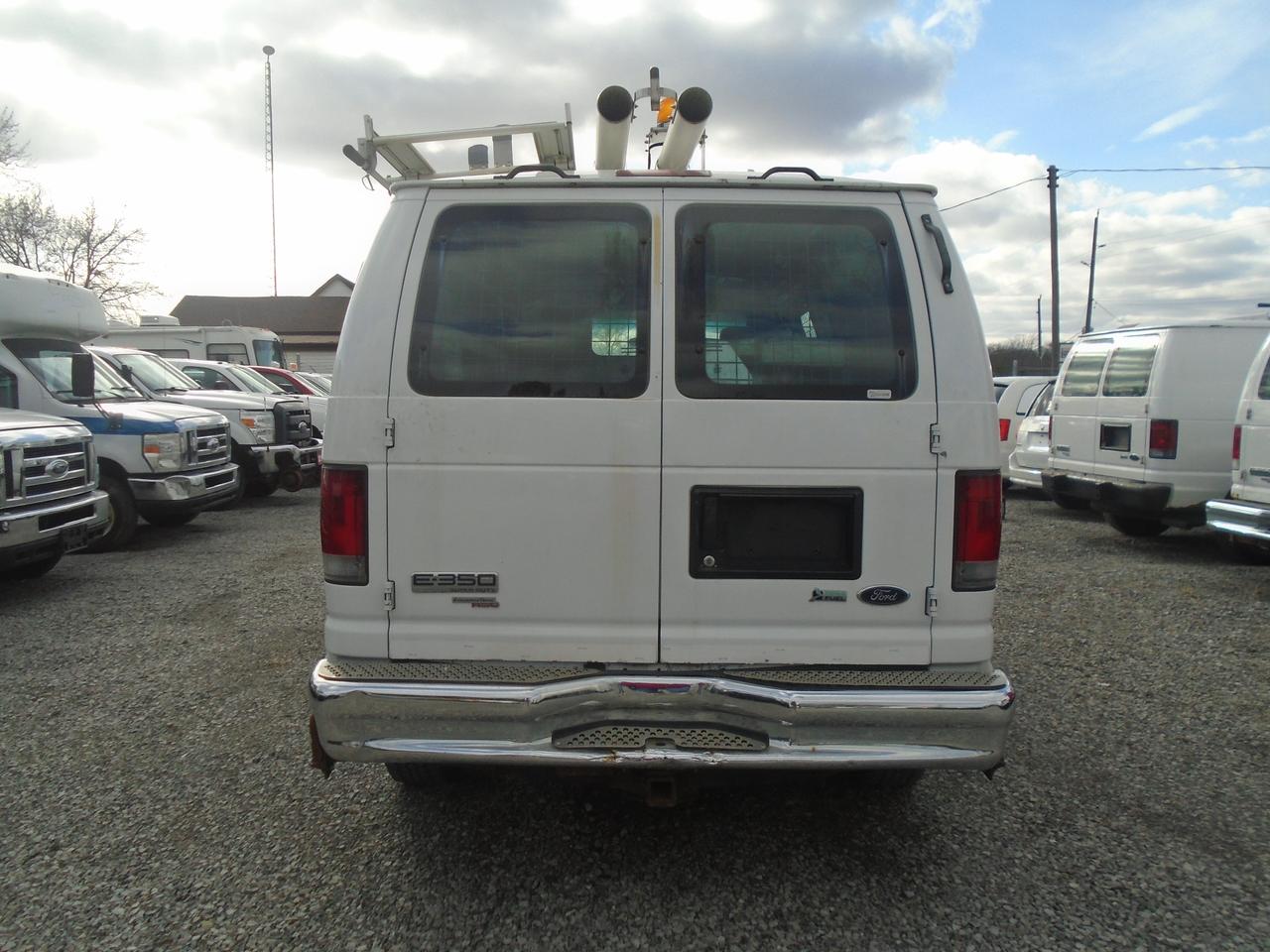 2011 Ford Econoline E-350 Super Duty Commercial Photo2