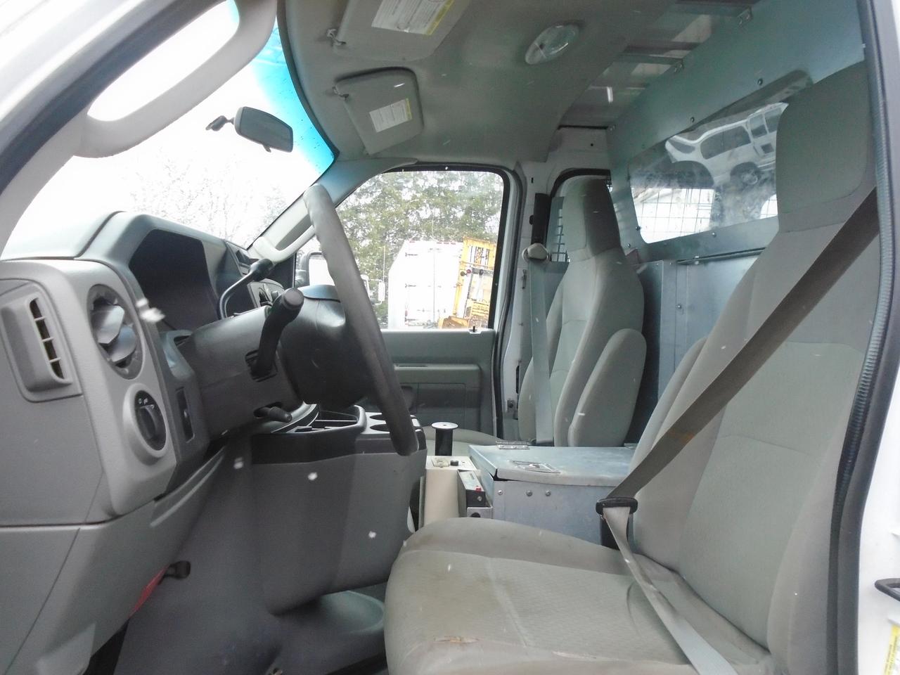 2011 Ford Econoline E-350 Super Duty Commercial Photo