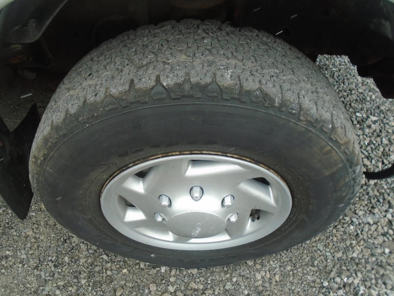 2011 Ford Econoline E-350 Super Duty Commercial Photo