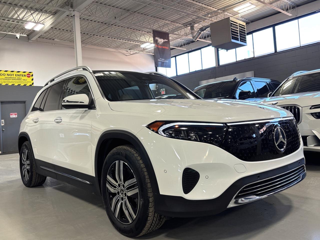 2025 Mercedes-Benz EQB EQB300|4MATIC|CLUSTERNAV|BURMESTER|CREAMLEATHER|++ Photo