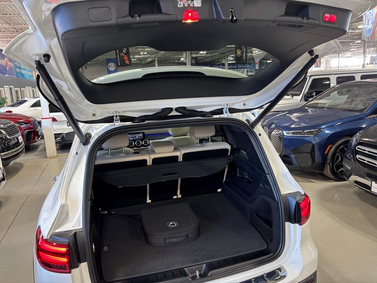 2025 Mercedes-Benz EQB EQB300|4MATIC|CLUSTERNAV|BURMESTER|CREAMLEATHER|++ Photo