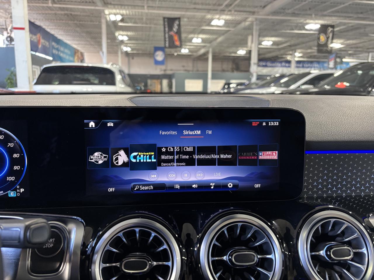 2025 Mercedes-Benz EQB EQB300|4MATIC|CLUSTERNAV|BURMESTER|CREAMLEATHER|++ Photo