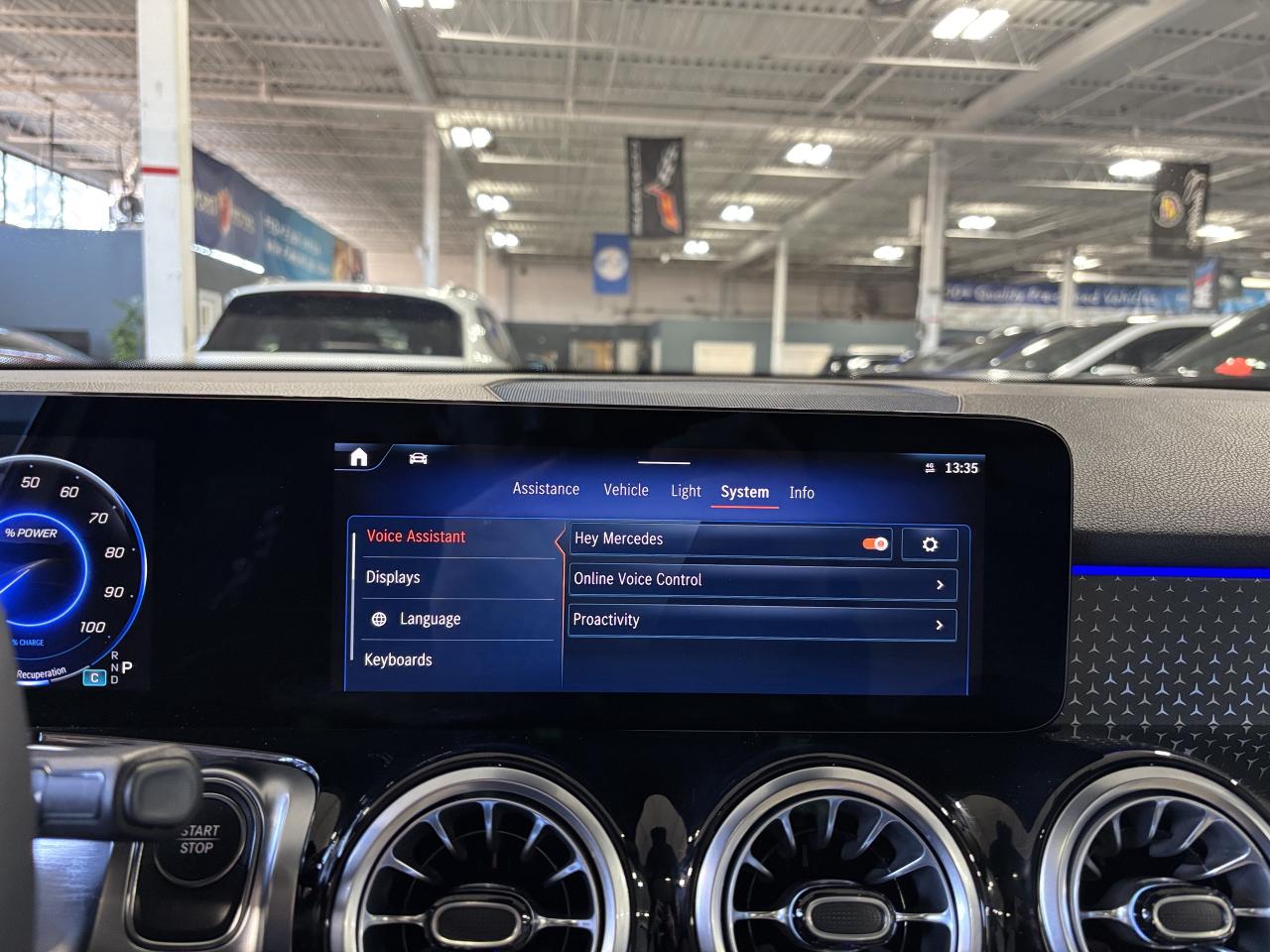 2025 Mercedes-Benz EQB EQB300|4MATIC|CLUSTERNAV|BURMESTER|CREAMLEATHER|++ Photo