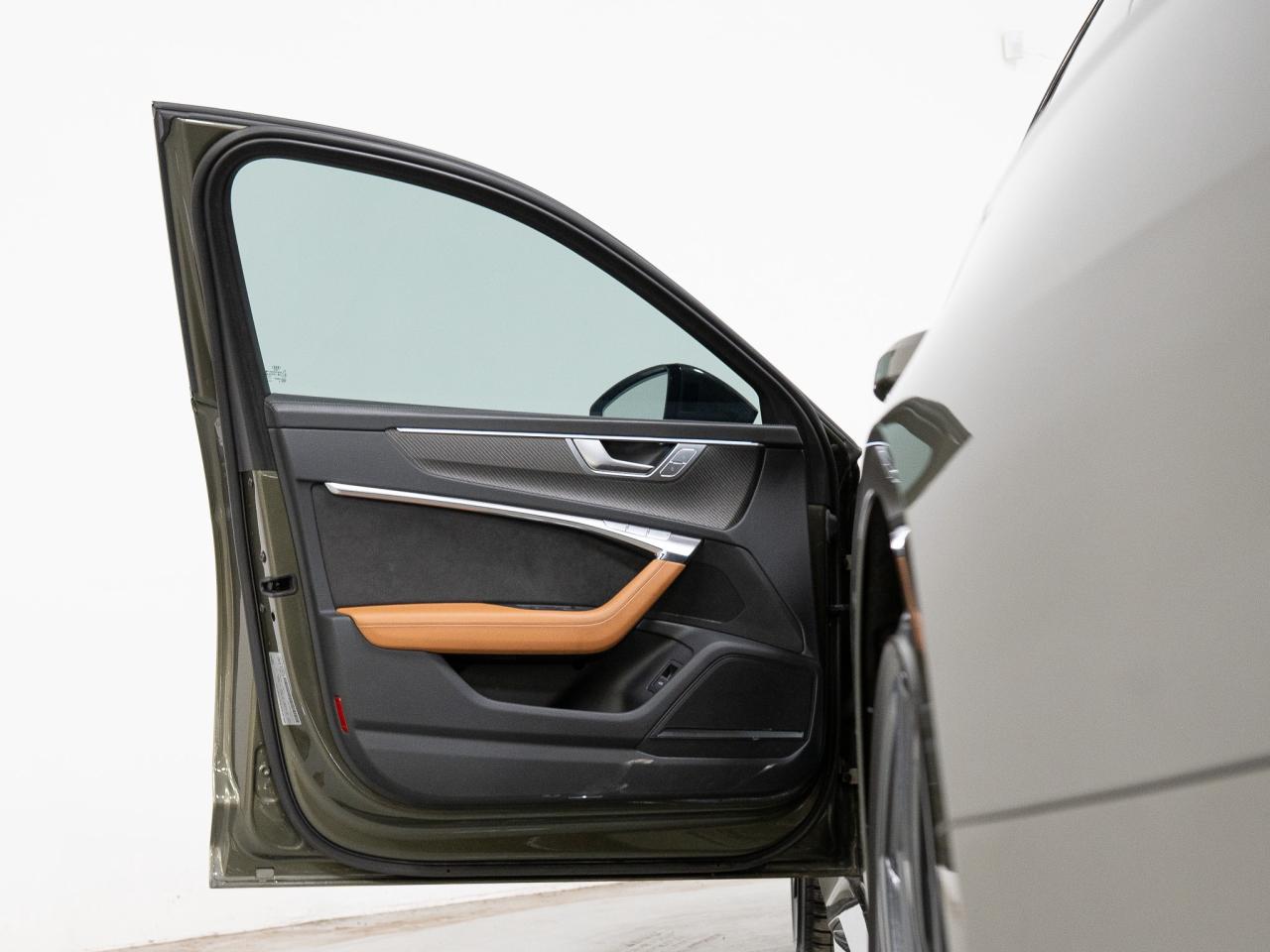 2023 Audi RS 6 Avant BLACK OPTICS | CARBON FIBRE | B&O | 22 IN Photo