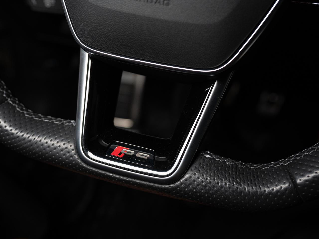 2023 Audi RS 6 Avant BLACK OPTICS | CARBON FIBRE | B&O | 22 IN Photo