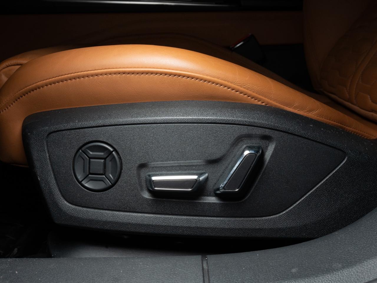 2023 Audi RS 6 Avant BLACK OPTICS | CARBON FIBRE | B&O | 22 IN Photo