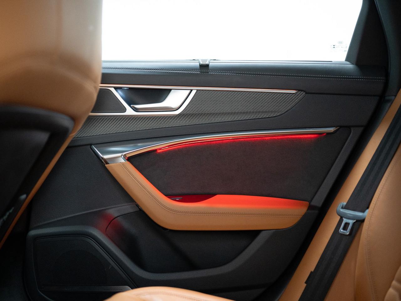 2023 Audi RS 6 Avant BLACK OPTICS | CARBON FIBRE | B&O | 22 IN Photo