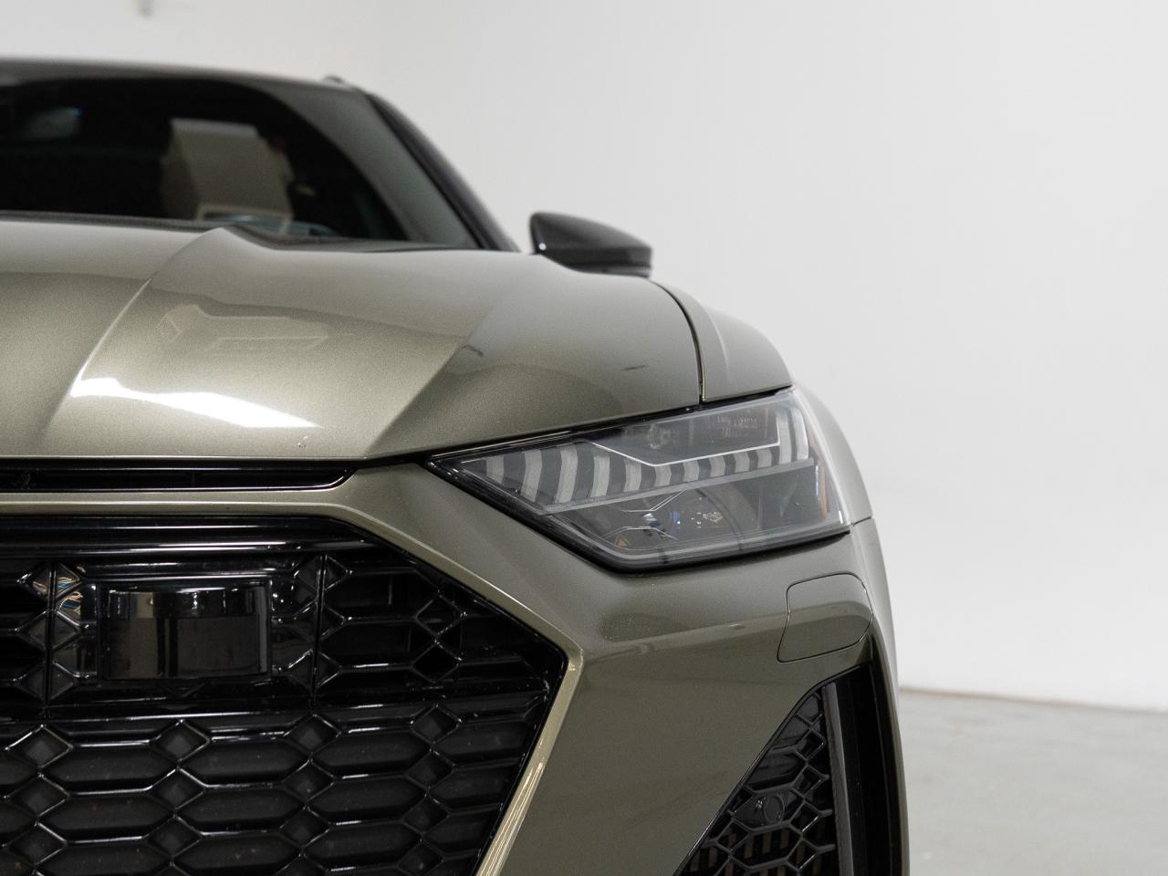 2023 Audi RS 6 Avant BLACK OPTICS | CARBON FIBRE | B&O | 22 IN Photo