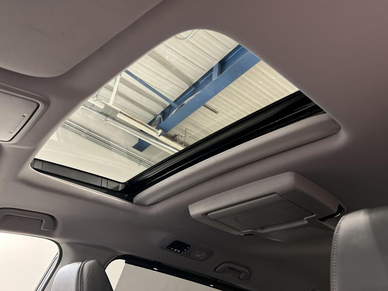 2022 Honda Odyssey EX-L RES | 8-PASS | HTD LEATHER | SUNROOF | DVD Photo